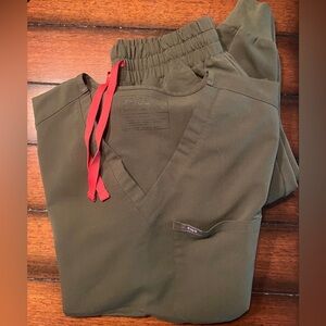 Figs scrub set olive